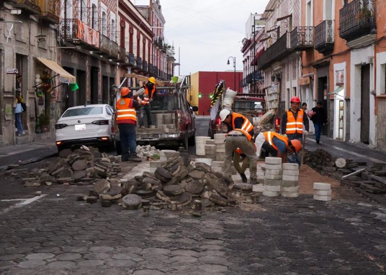 Rehabilitan calles del Centro Histórico con recurso de parquímetros