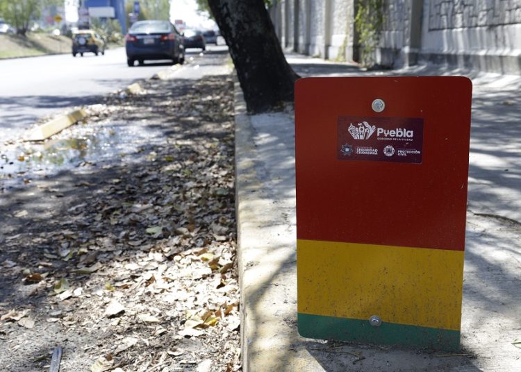 Puebla instala 28 semáforos pluviales por temporada de lluvias