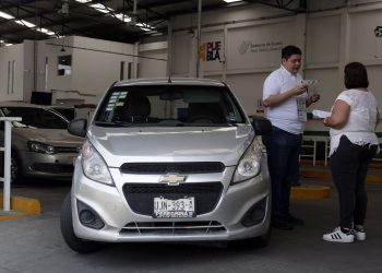 Cumple verificación vehicular, 66% de los automovilistas de la zona metropolitana