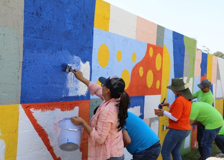 Voluntariado de VW mejora espacios escolares en Puebla