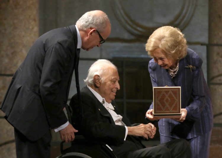 Reina Sofía entrega Medalla de Honor del Festival de Granada