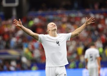Haaland sentencia in extremis a Costa de Marfil y cita a Noruega con Brasil en octavos
