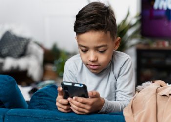 ¿Chip tecnológico o desarrollo humano? La gran trampa de nuestra era