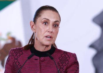 Sheinbaum critica marcha de maestros en estadio mundialista