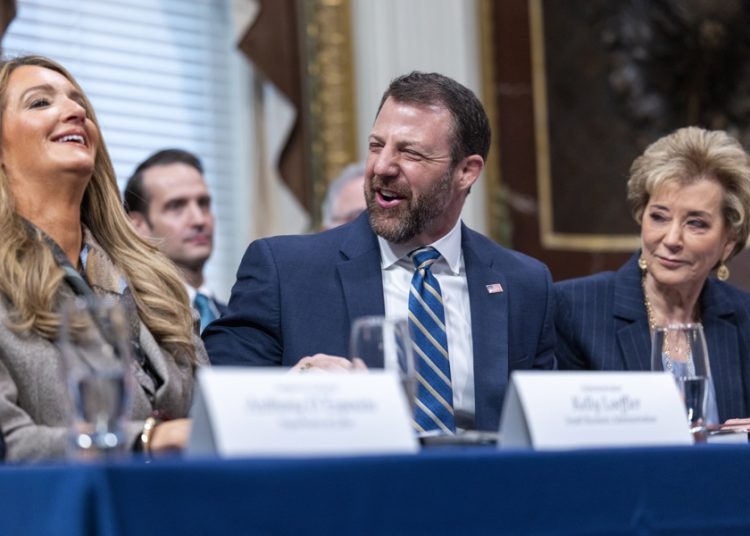 Trump amenaza con quitar ciudadanía por fraude migratorio