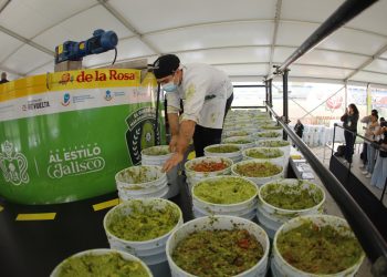 Jalisco logra el guacamole más grande del mundo