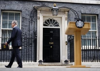 Keir Starmer dimite como primer ministro británico