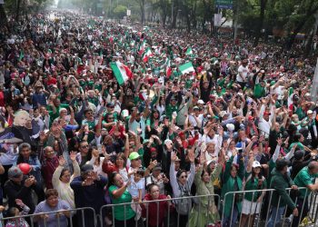 Se rompe el récord de la ola humana a cinco días del Mundial