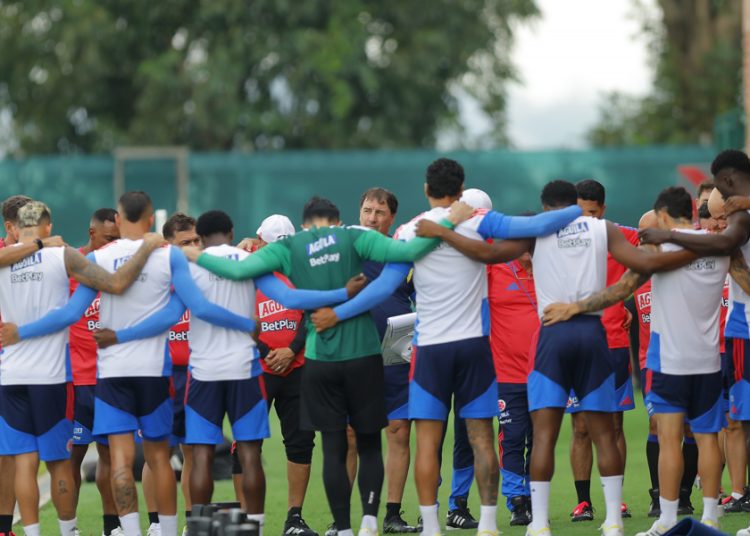 Colombia intensifica preparación en su debut ante Uzbekistán