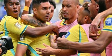 Casemiro y Martinelli rescatan a Brasil con gol al 96’