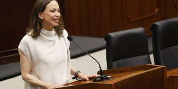 Machado: «ha llegado el momento» de regresar a Venezuela