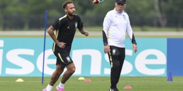 Neymar no descansa y acelera su preparación 