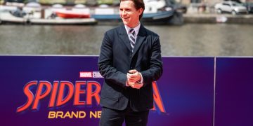 Messi conoce a Spider-Man en video promocional