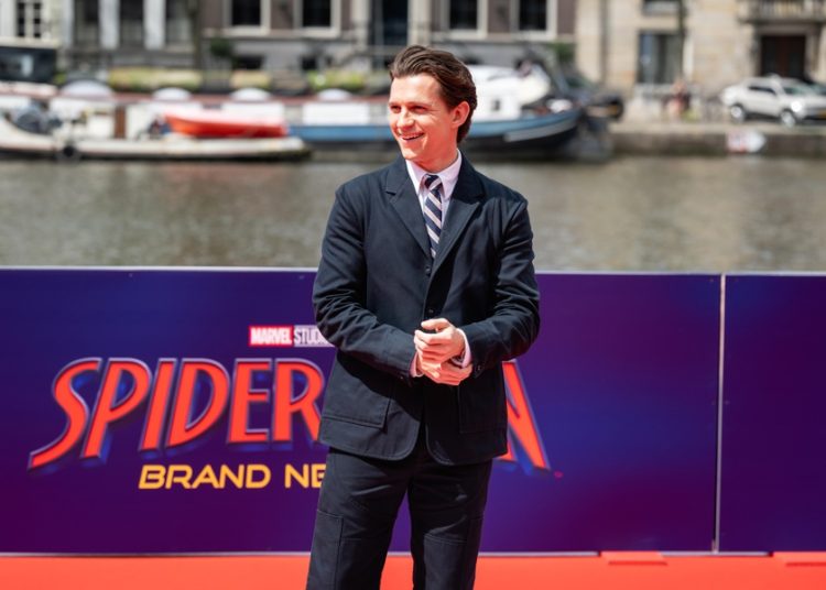 Messi conoce a Spider-Man en video promocional