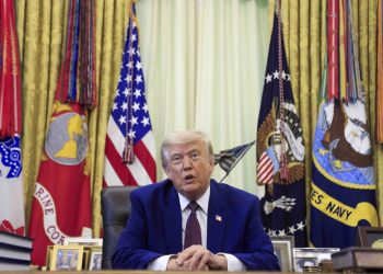 Trump critica voto que limita guerra con Irán