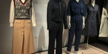 Bruselas repasa la historia del minimalismo en la moda