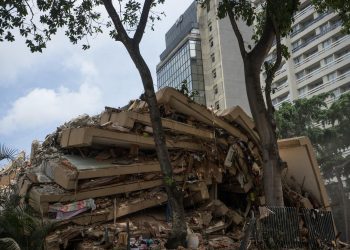 Más de 100 edificios colapsados en La Guaira por terremotos en Venezuela