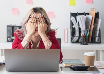 La mujer cierra negocios por motivos familiares