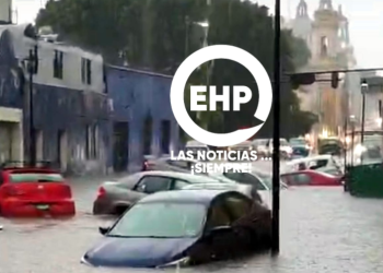 Aguacero deja una persona muerta, autos varados e inundaciones en Puebla capital