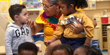 Falta en California personal de cuidado infantil