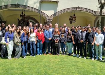 Estudiantes de Anáhuac dialogan con diplomáticos de Ucrania y Nueva Zelanda