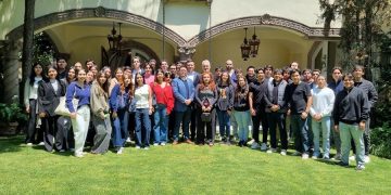 Estudiantes de Anáhuac dialogan con diplomáticos de Ucrania y Nueva Zelanda