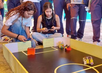 Estudiantes de Anáhuac Puebla desarrollan robots autónomos para competir en Mundial de Futboltron
