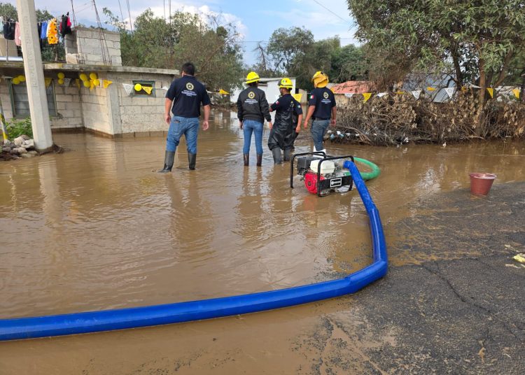 Gobierno del Estado brinda atención inmediata por inundaciones en Esperanza