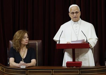 Defiende papa León XIV la fe en la vida pública