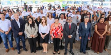 Realizan nueva entrega de unidades a concesionarios