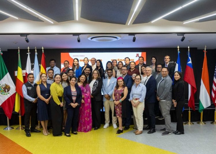 Anáhuac Puebla celebra 10 años de internacionalización