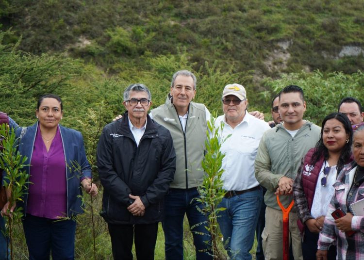 Encabeza Pepe Chedraui jornada de reforestación en Ecocampus BUAP
