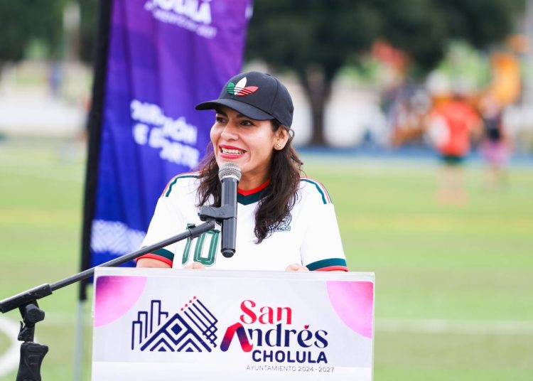 Impulsa Lupita Cuautle el deporte con la Copa San Andrés y la develación de balones monumentales