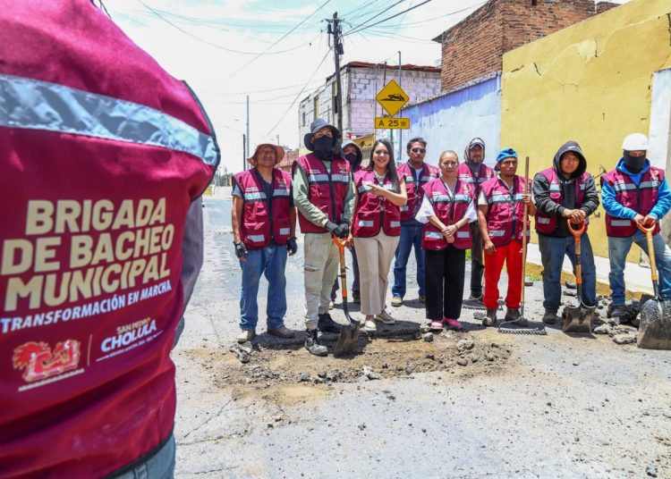 Tonantzin Fernández intensifica el programa de bacheo en distintos puntos de Cholula
