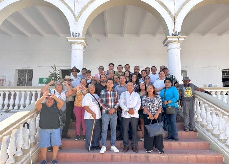 Gobernación acuerda acciones con Cabildo de Acatlán