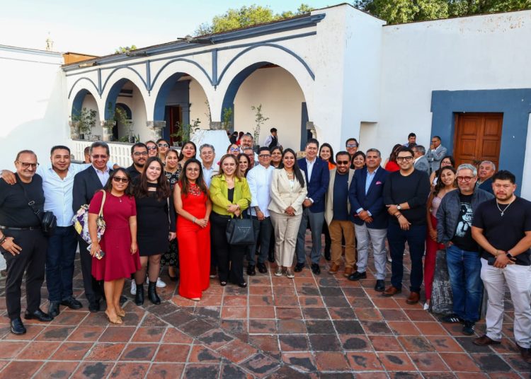 Tonantzin Fernández reconoce a Eduardo Luna por proyectar a Cholula en la gastronomía mundial