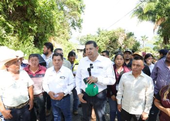 Gobierno despliega maquinaria y apoyos por emergencia en la sierra negra