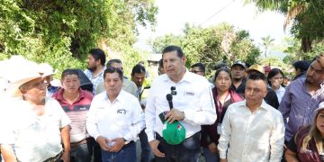 Gobierno despliega maquinaria y apoyos por emergencia en la sierra negra
