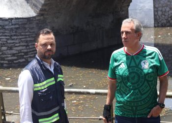 Supervisa Pepe Chedraui labores de drenado en el Puente de Ovando para restablecer la circulación