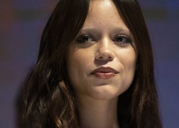 Jenna Ortega y Oliver Laxe, invitados a la Academia de Hollywood
