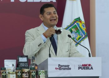 Armenta realiza cambios en Sedif y Egresos