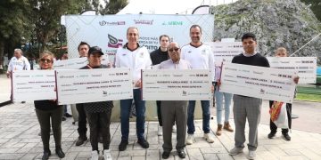 Pepe Chedraui entrega créditos para fortalecer negocios en Puebla