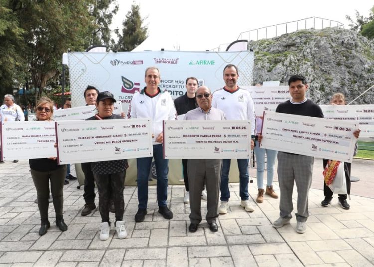 Pepe Chedraui entrega créditos para fortalecer negocios en Puebla