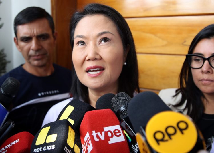 Fujimori mantiene una ventaja de 0.006 % sobre Sánchez con el 98.25% de votación en Perú
