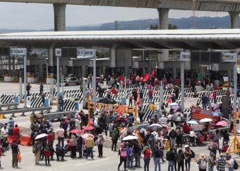 Docentes califican de ‘insuficientes’ las propuestas del gobierno para terminar protestas