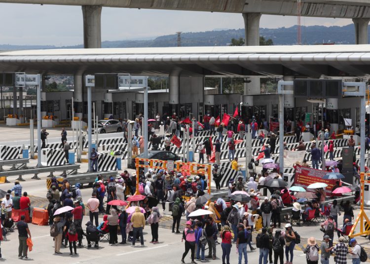 Docentes califican de ‘insuficientes’ las propuestas del gobierno para terminar protestas