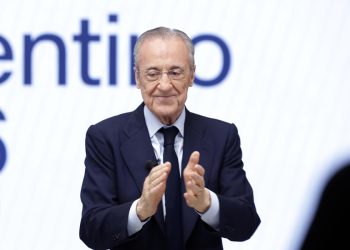 Florentino Pérez se queda al frente del Real Madrid con 65% de los votos