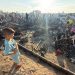 Israel destruye con bombardeo más de 100 de tiendas de campaña de desplazados en Gaz