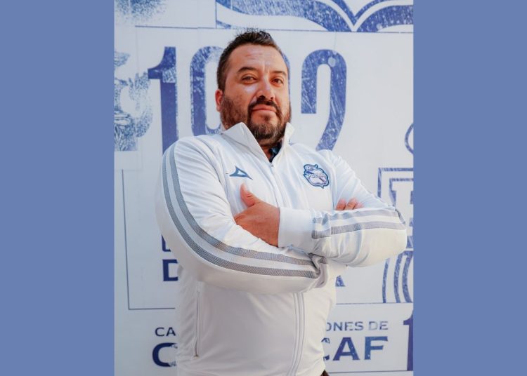 Carlos Durón toma las riendas del Puebla Femenil