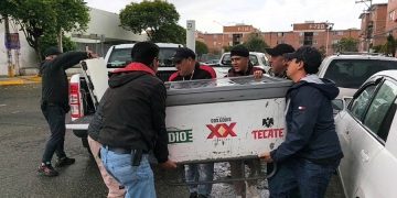 Clausuran negocio y retiran puestos por venta ilegal de alcohol